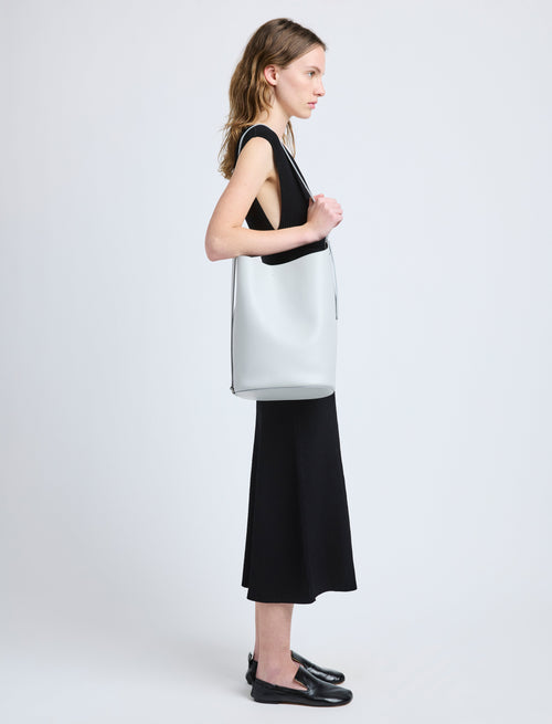 Brant Bucket Bag | Smooth Calf Leather, Adjustable Design 1